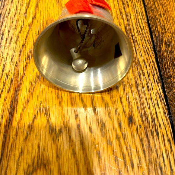 NEW🎄 INTERNATIONAL SILVER COMPANY CHRISTMAS 1990 SILVER BELL ORNAMENT W/ RIBBON - Picture 2 of 6